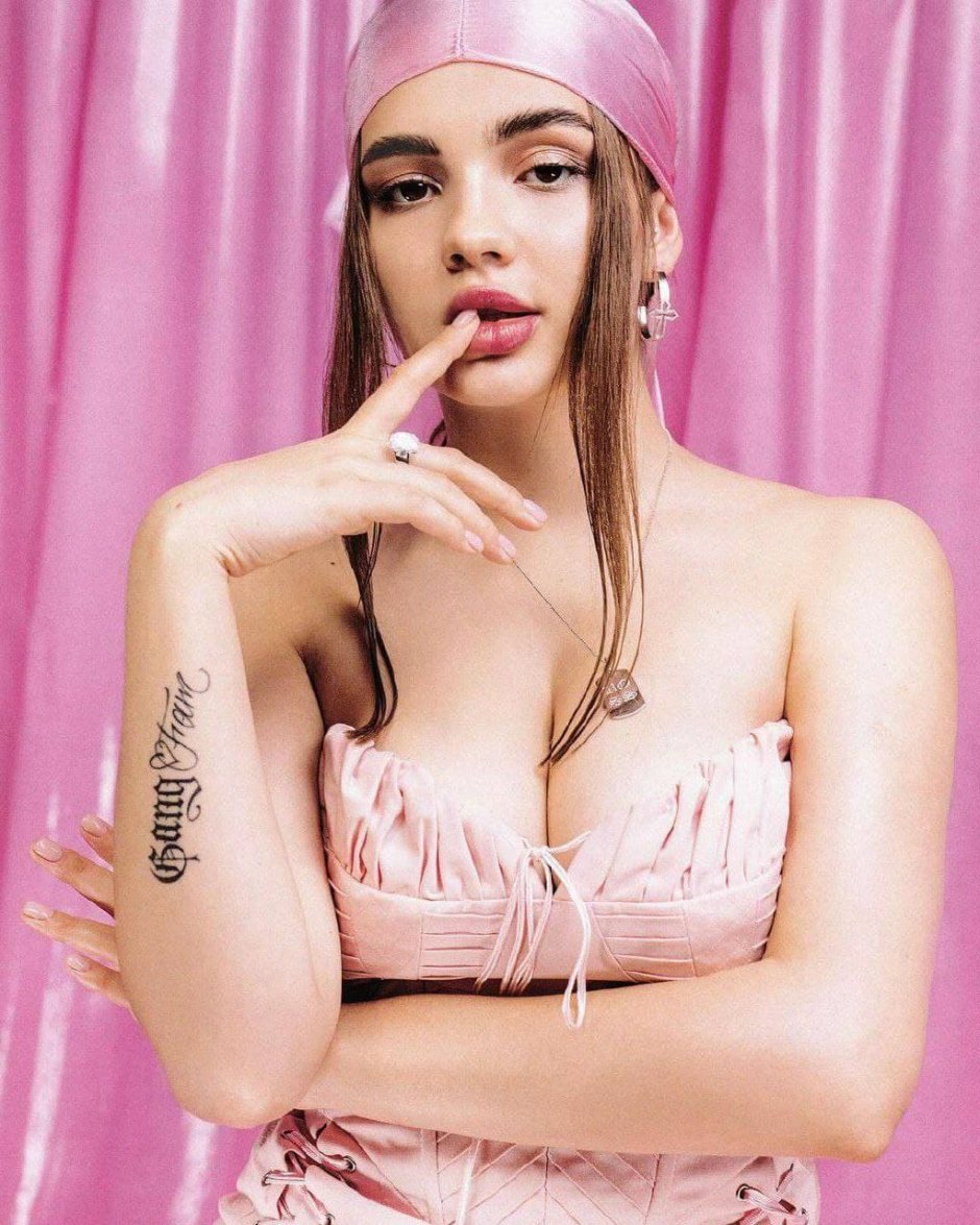Nastya Lenskaya plums
