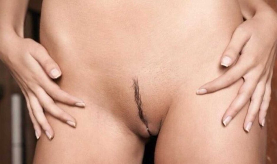 Intimate haircut women