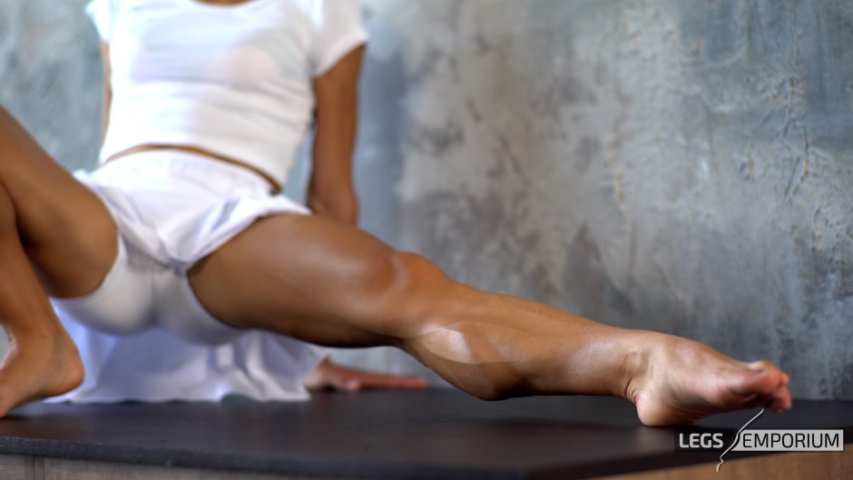 Legs Emporium Lina