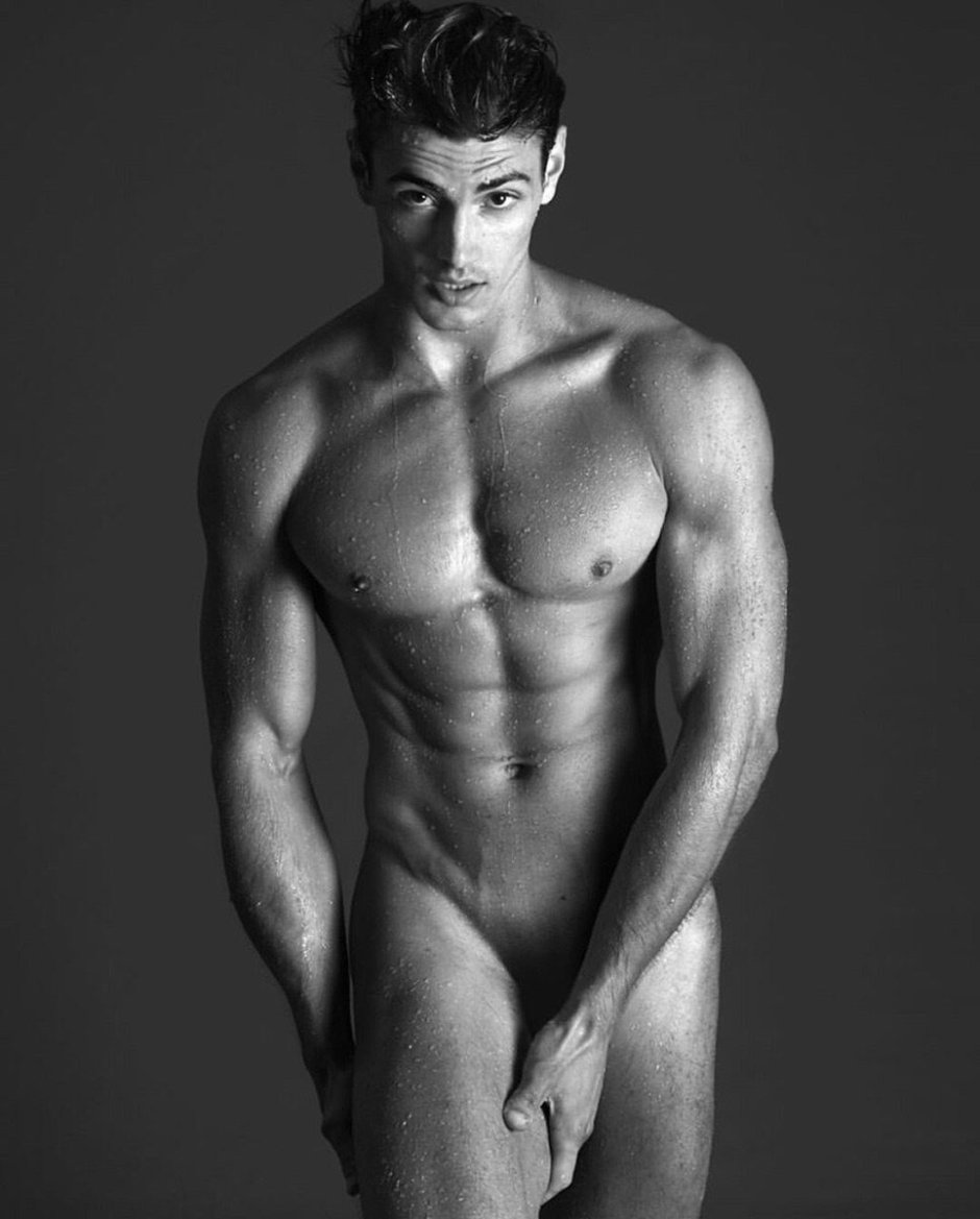 Bodybuilder Zeb Atlas Naked