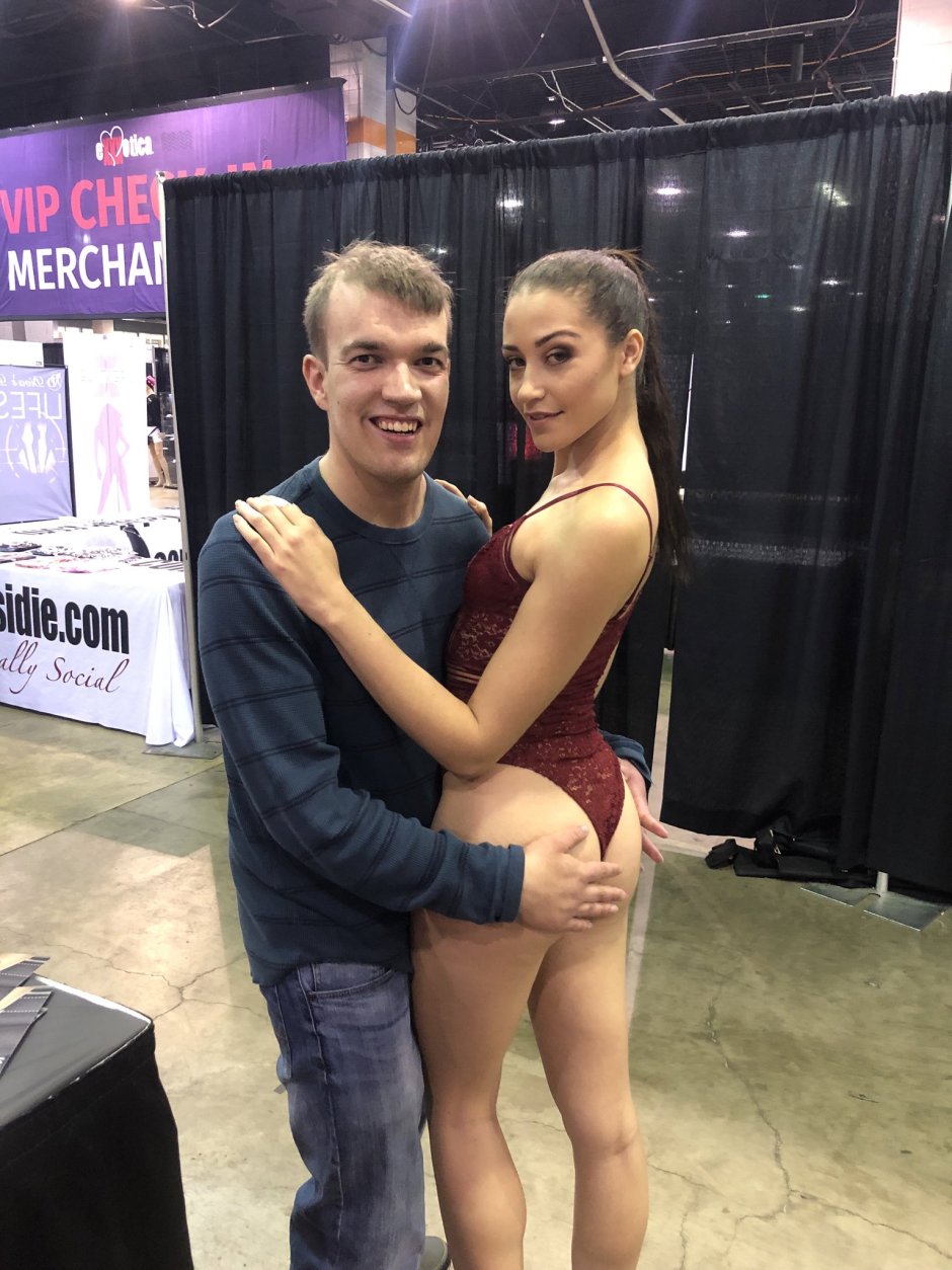 The guy took a picture with porn actresses
