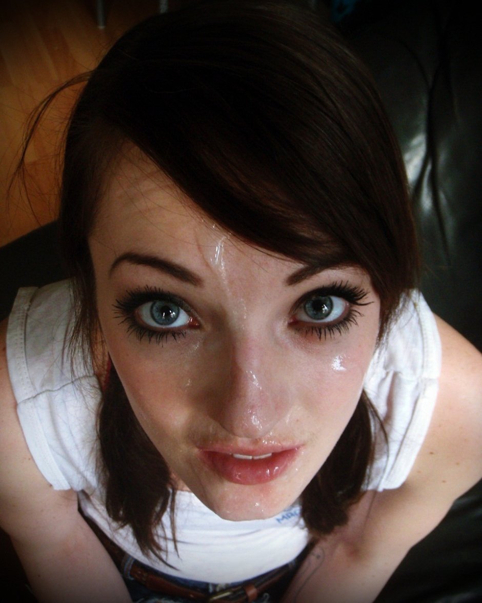 Score on the face of a blonde