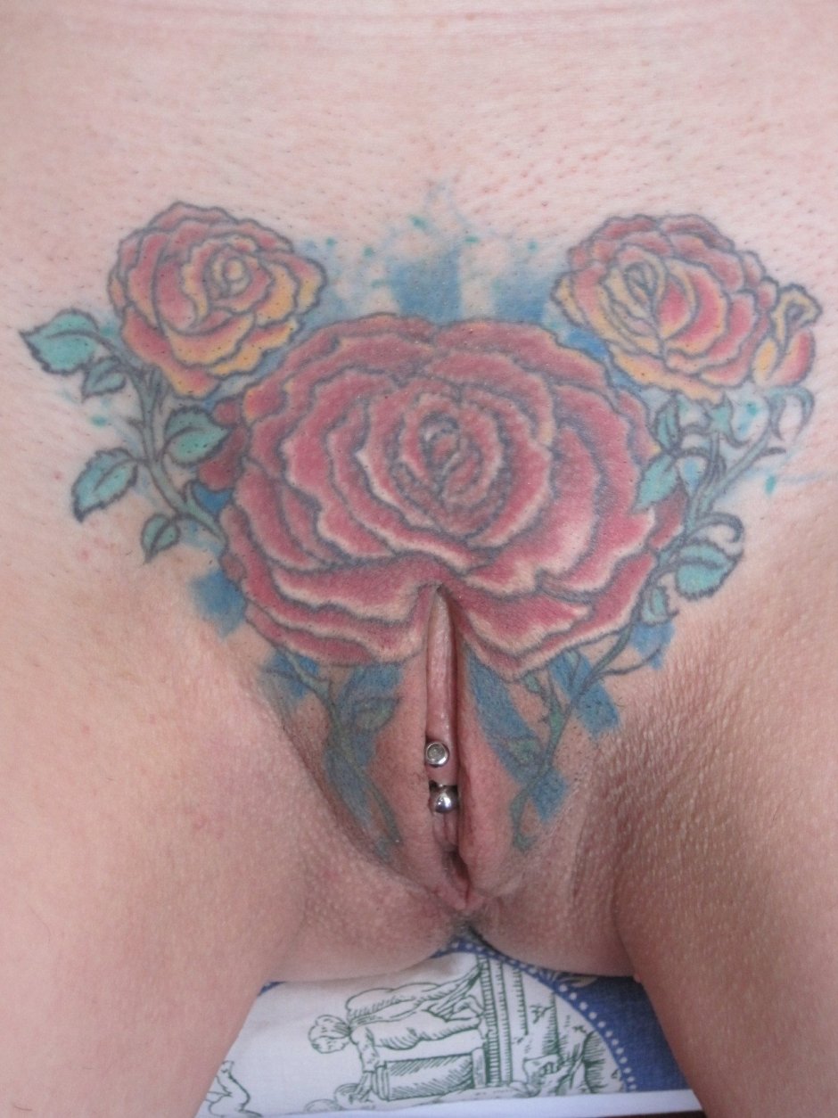 Men's pubic tattoos