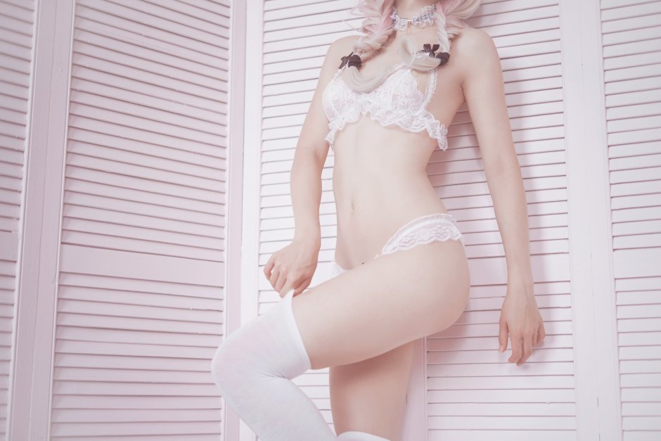 Sasha Holland cosplay drain