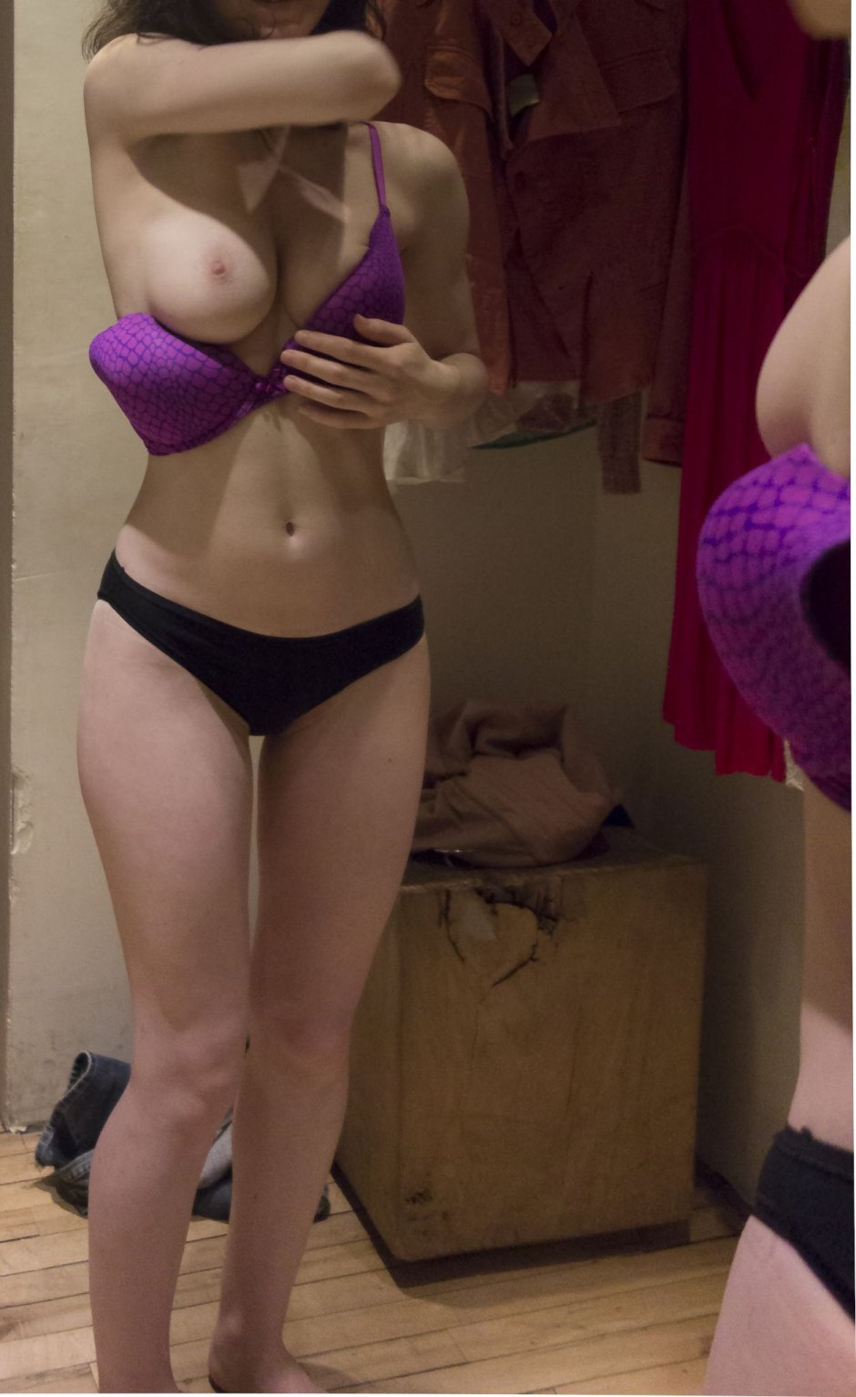 Hidden camera top t -shirts legs naked