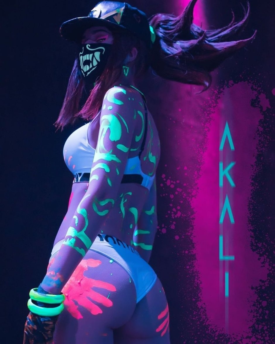 Cosplay Akali KDA 2020