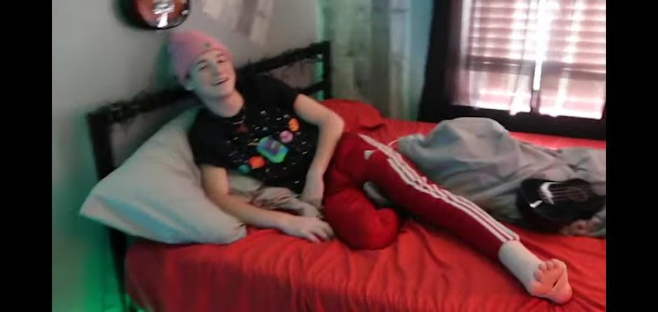 Peyton tick current legs naked hair