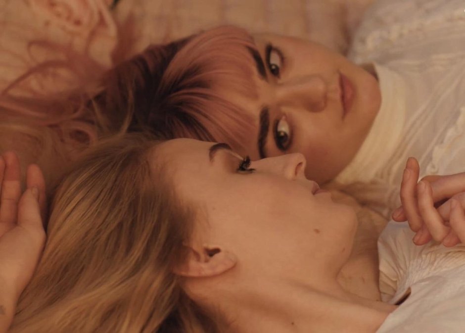 Haley Steinfeld bed scenes