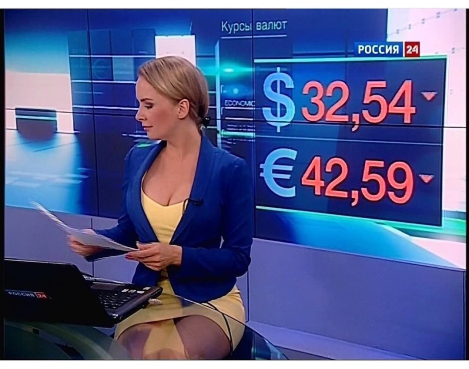 Naked TV presenter Ksenia Demidova