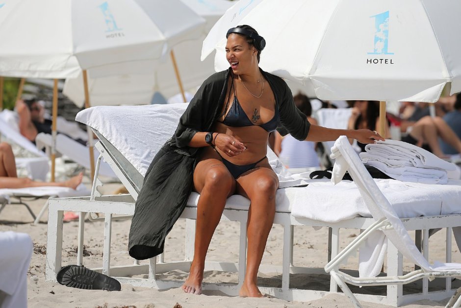 Elizabeth Cambage Bikini
