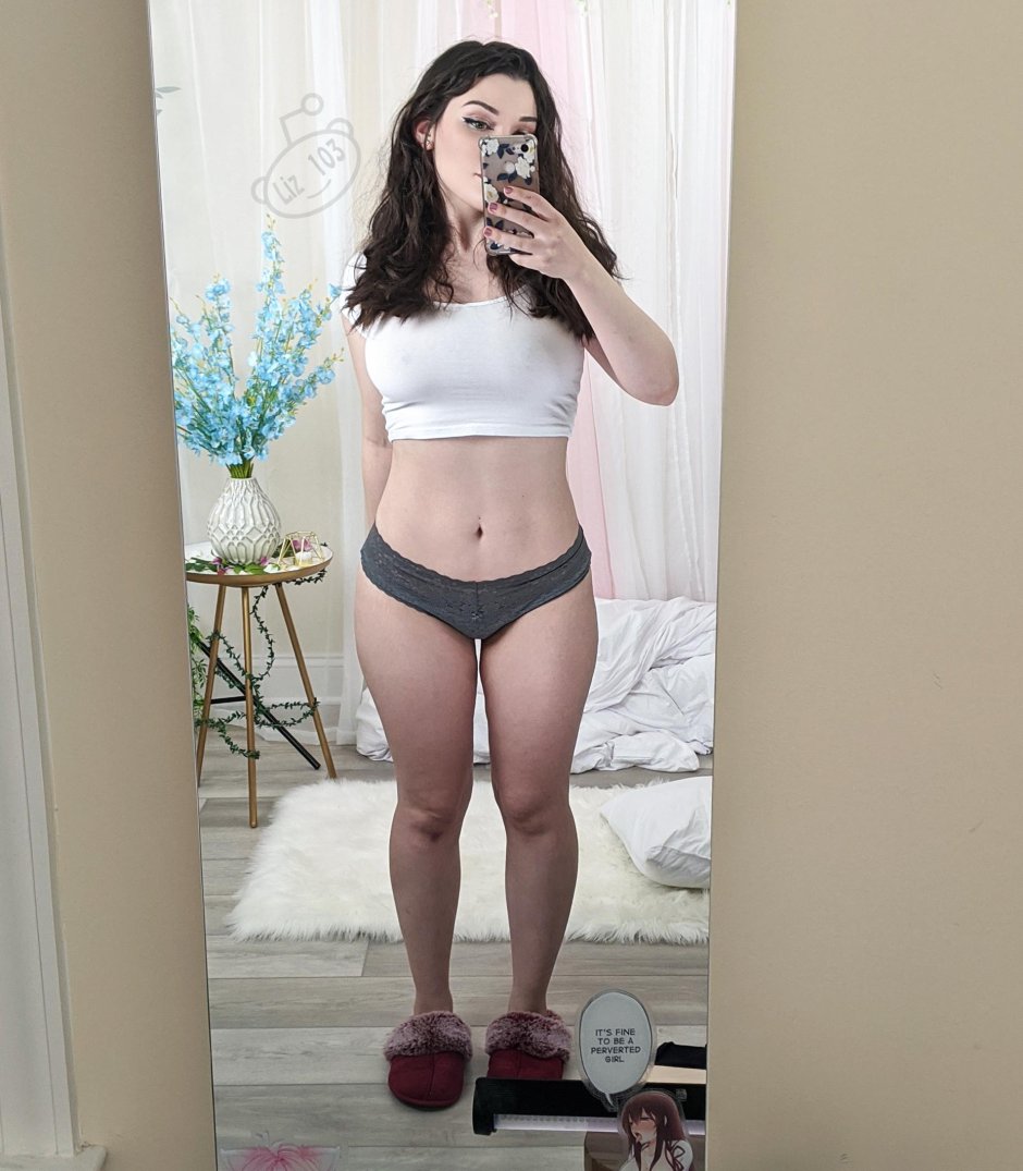 Liz Flaunts