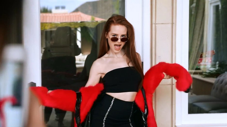 Cheryl Blossom and Tony Topaz bed scene