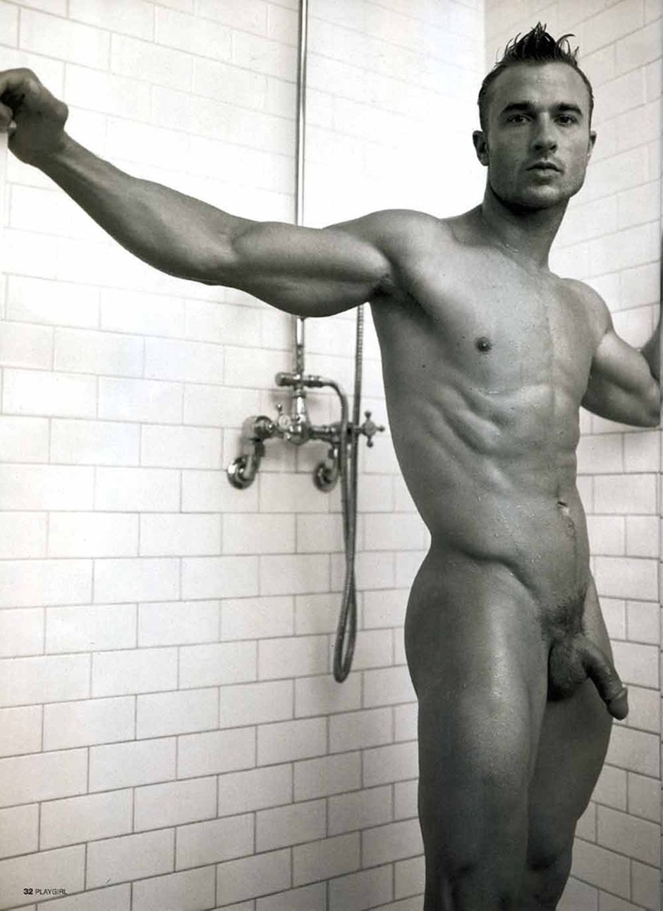 Rafael Alenkar striptease
