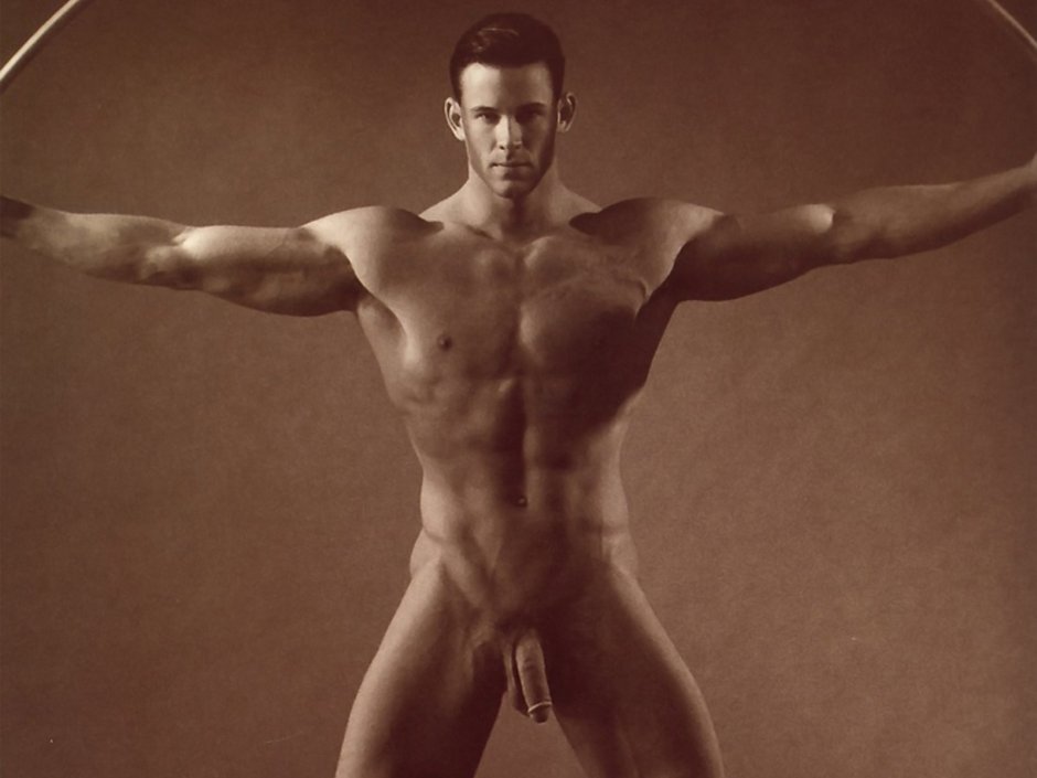 Beautiful poses of naked guys