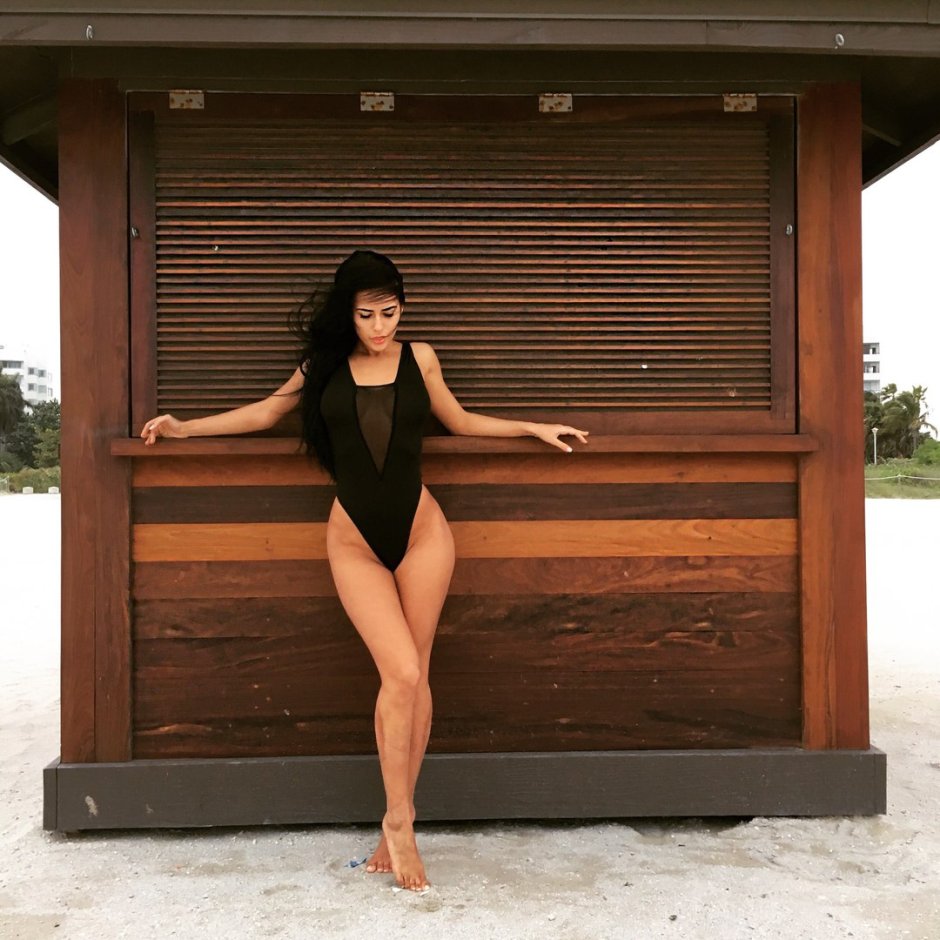 Moniicow Naked