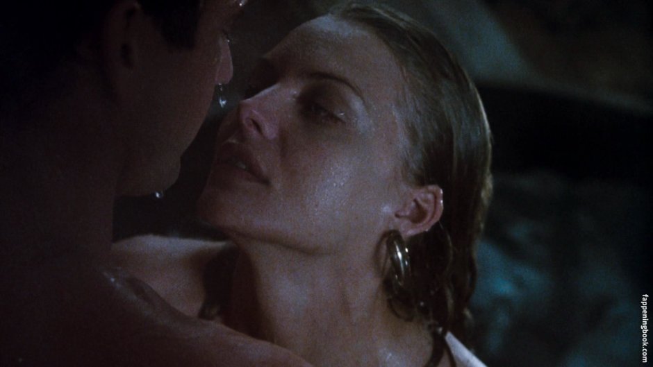 Michelle Pfeiffer bed stage 2020
