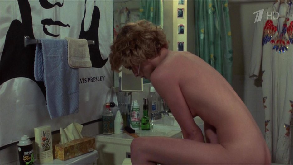 Michelle Pfeiffer in the cinema nude