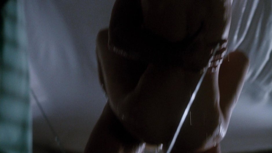 Michelle Pfeiffer bed scenes discovered