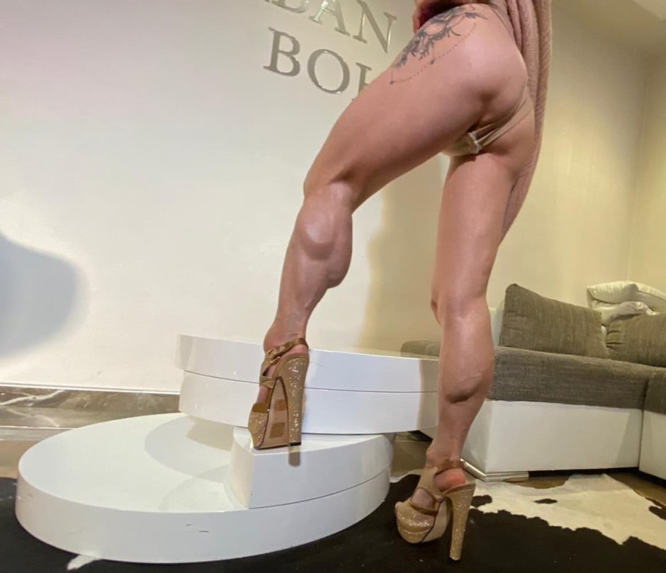 Bodybuilder Nikki Fuller naked