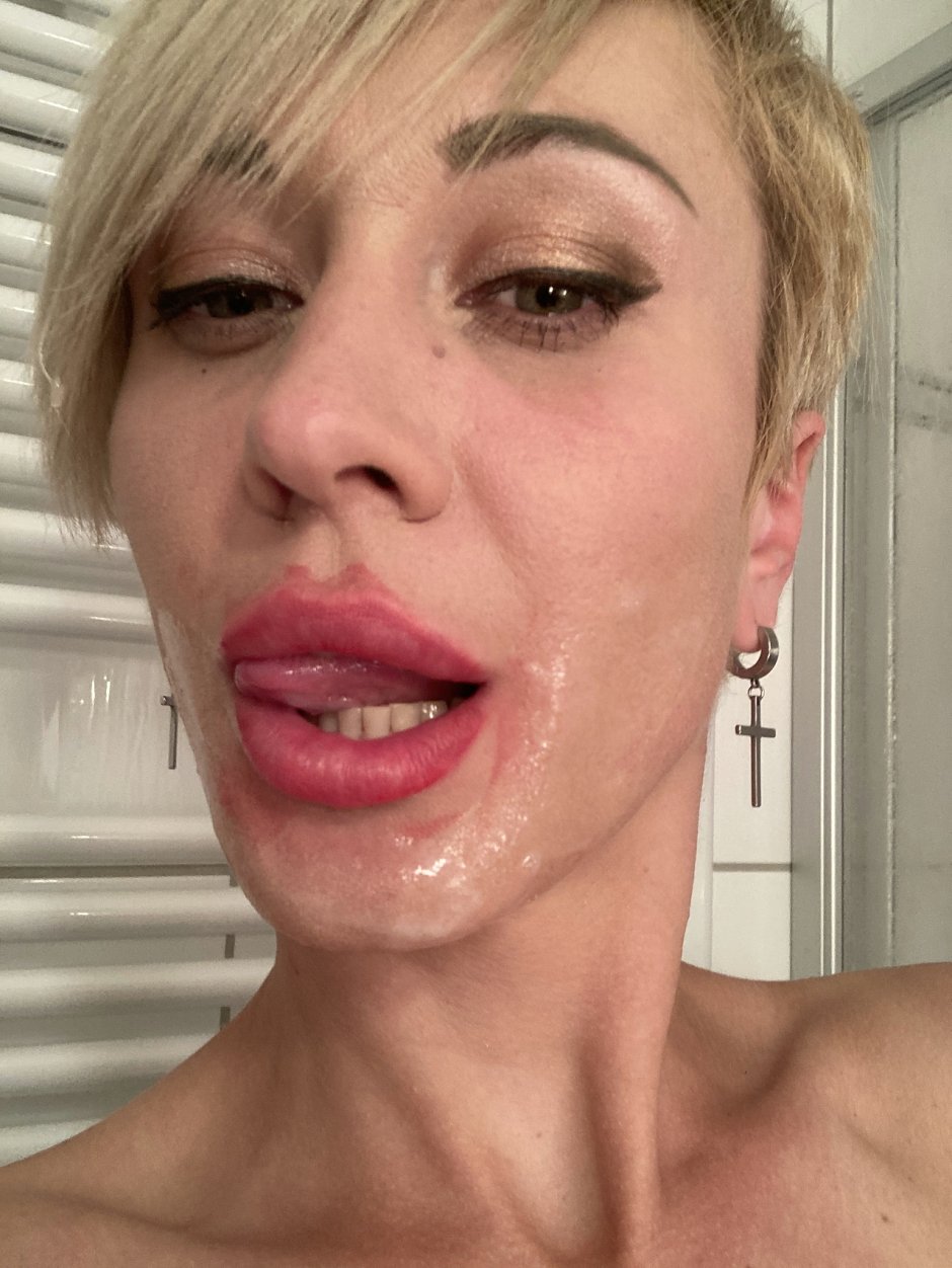 Amybofficial plums