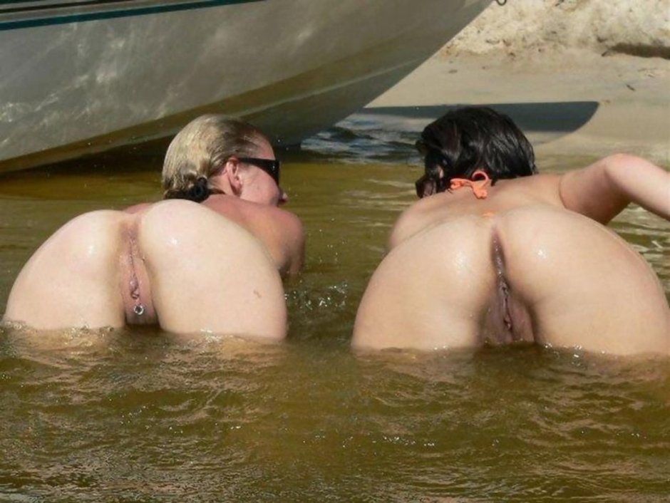 Visible anus on the beach private