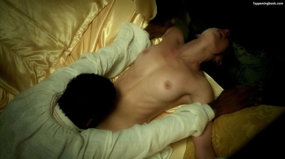 Laura Haddok demons da Vinci bed scene