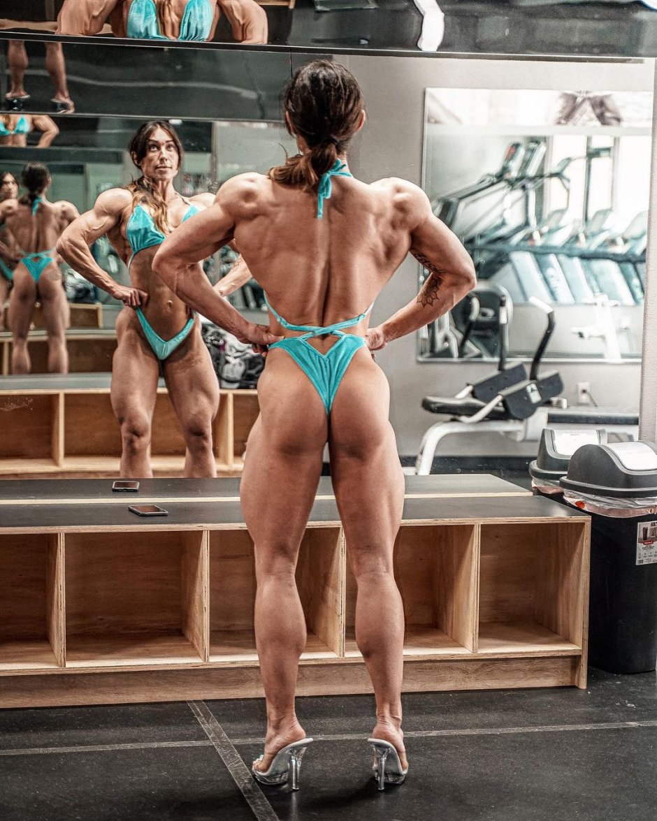 Ashley Lakomowski