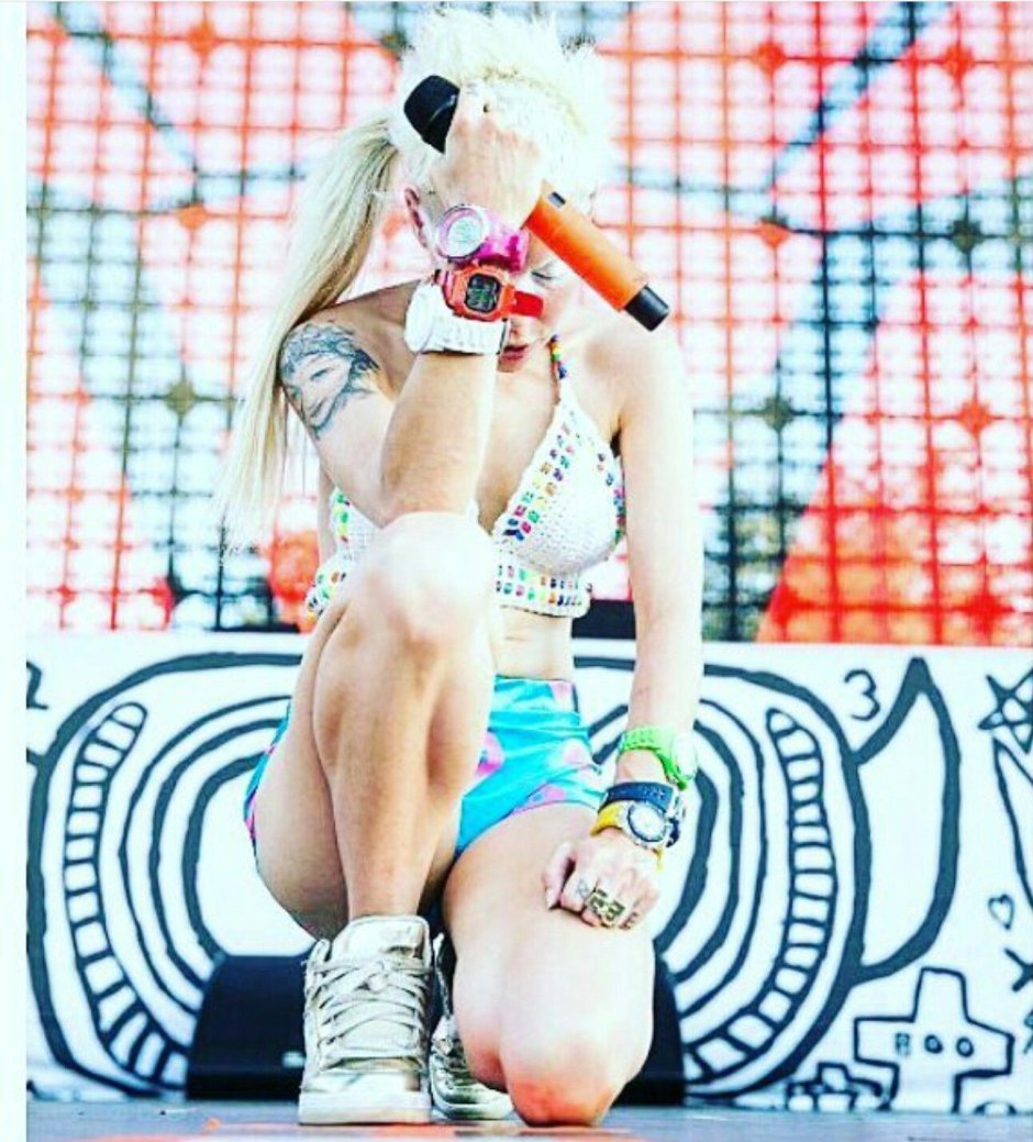 Die Antwoord breast