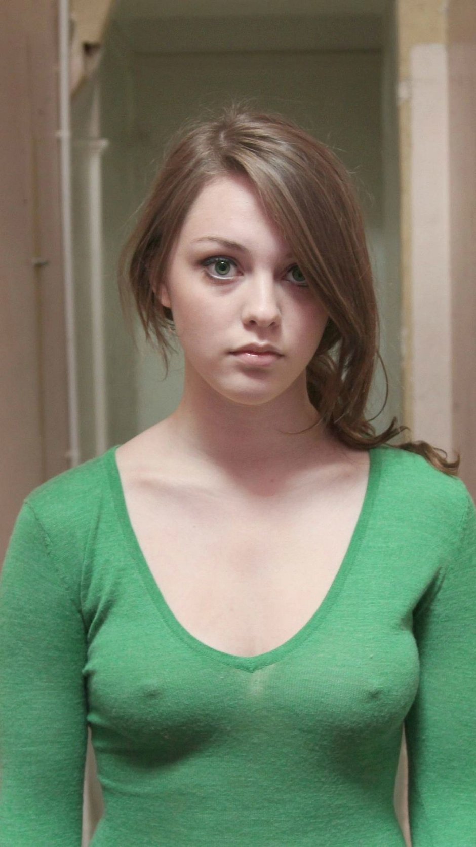 Imozhen Dyer without a bodice