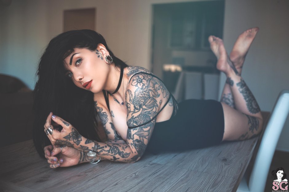 Sonya Gilli (Indaco Suicide) Naked in the kitchen
