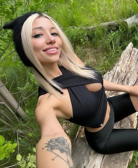 Julia_ferrari plum online