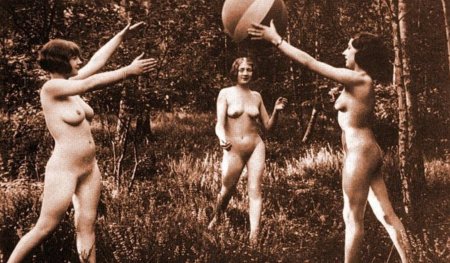 Nude in Nazi Germany