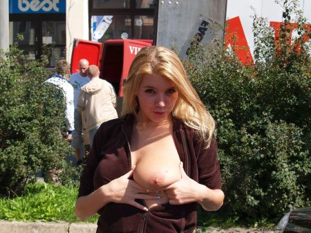 Showed Sissy on the street