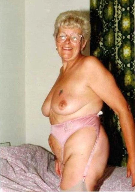 Old naked women retro