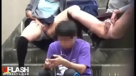 Japanese girls pissing on the street