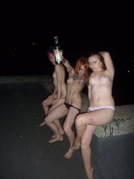 Naked drunk girls photos