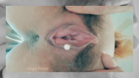 Tik Tok girl sat down with vagina