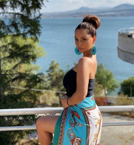 Armenian actress Zhanna Butulyan