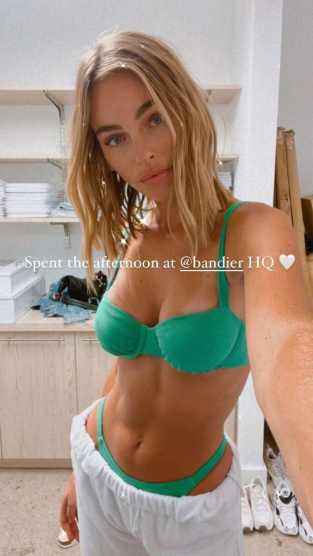 Elizabeth Turner boobs