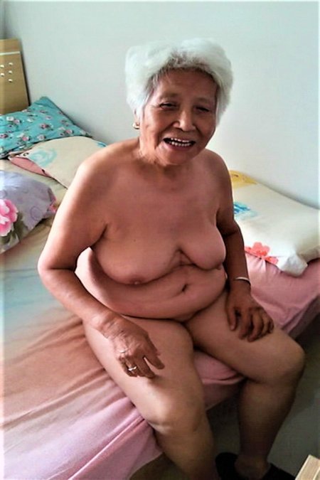Naked Chinese grannies
