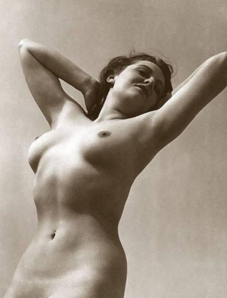 Retro photos of naked women