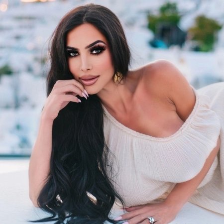 Christina ashten to plastic