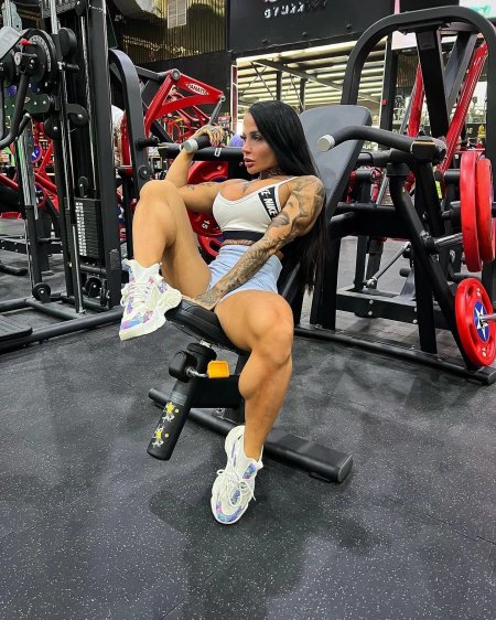 Ekaterina Grasova bodybuilding