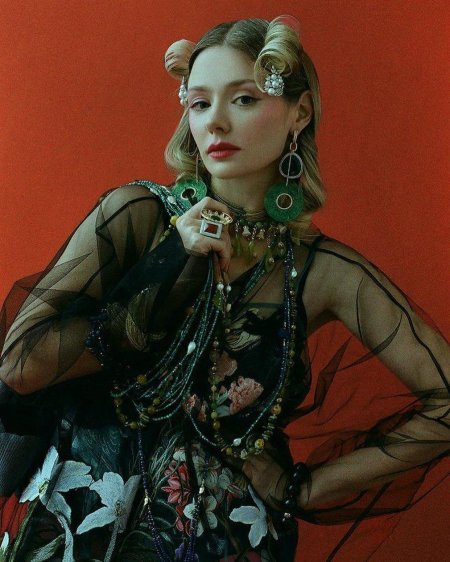 The image of a fatal beauty