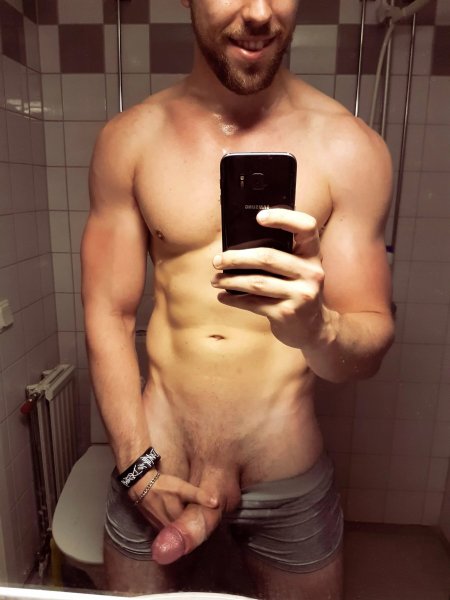 Straight guys selfie dick