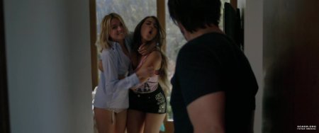 Lorenza Izzo and ana de Armas