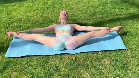 Yoga flexible contortion