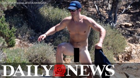 Orlando Bloom Perry naked