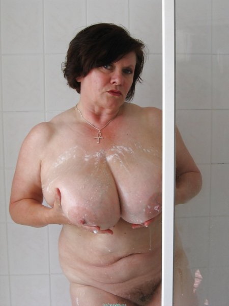 Toni Kessering - Shower - 25 pics XHAMSTER