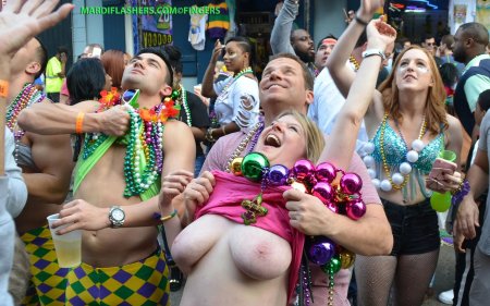Mardi Gras Festival girls